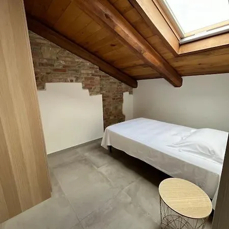 Cascina Luscai - La Mansarda ノヴェッロ